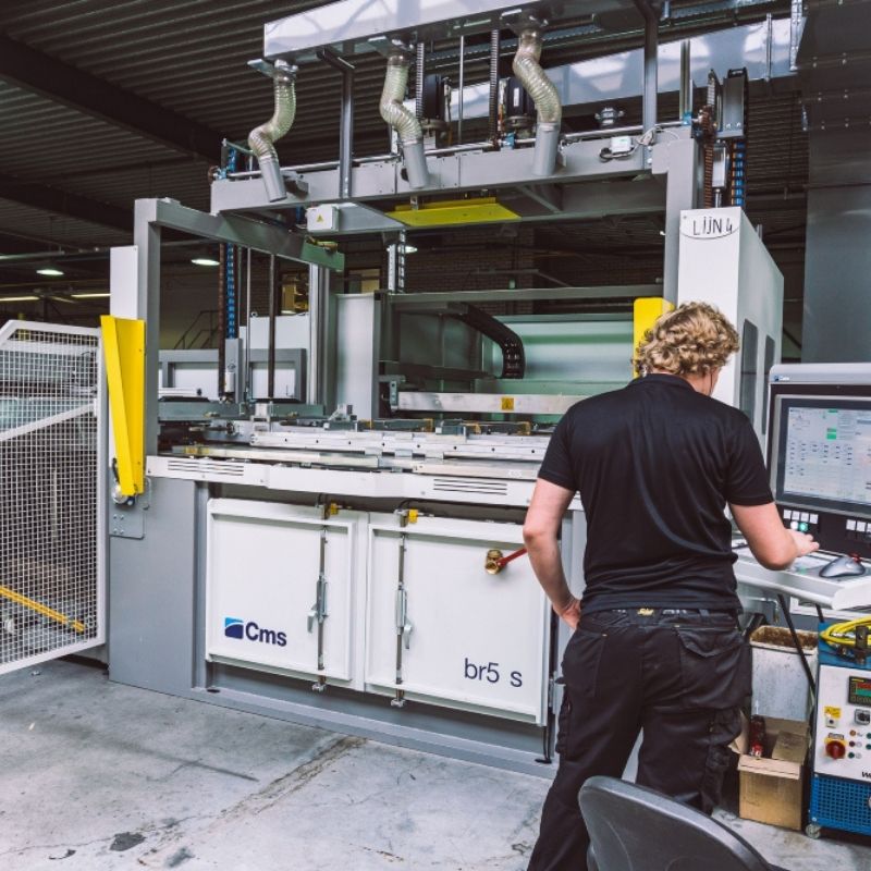 Kunststof verwerking Polymess Productie van kunststof onderdelen voor automotive engineering